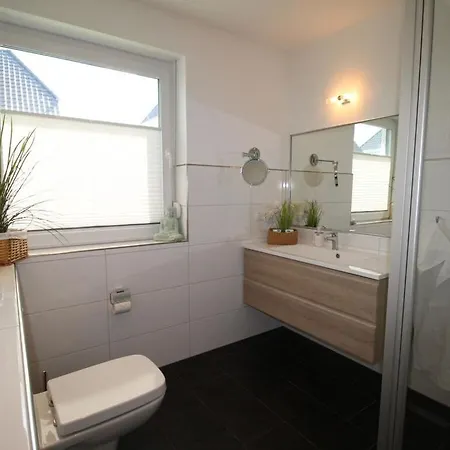 Holiday home Haus Seeblick Modern Retreat Goehren-Lebbin
